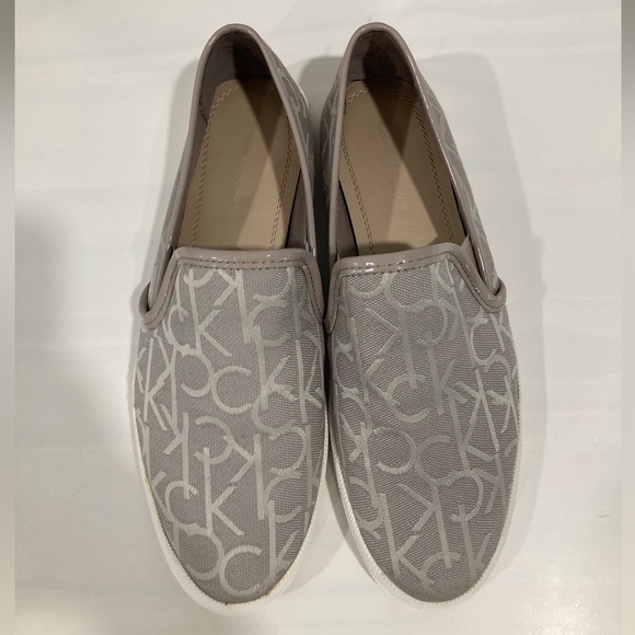 Calvin Klein Jeans Marren Jacquard Logo Patent Cement Slip On Sneakers Size 8.5 - Picture 2 of 13
